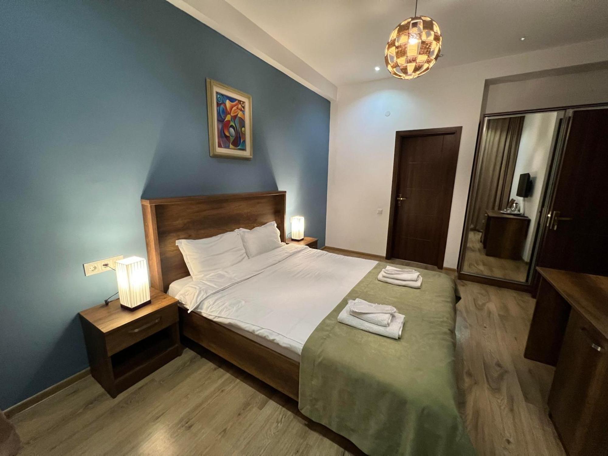 Hotel King Tom Tbilisi Ngoại thất bức ảnh