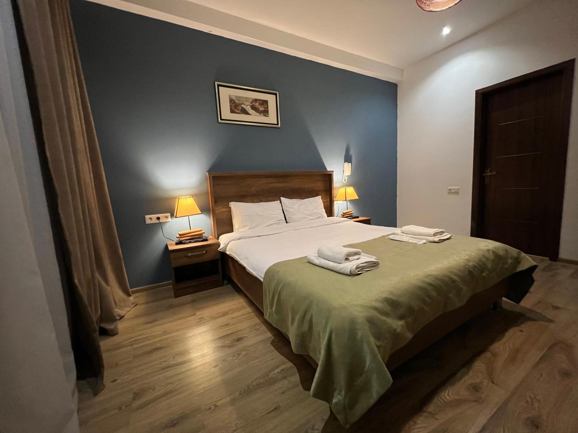 Hotel King Tom Tbilisi Ngoại thất bức ảnh