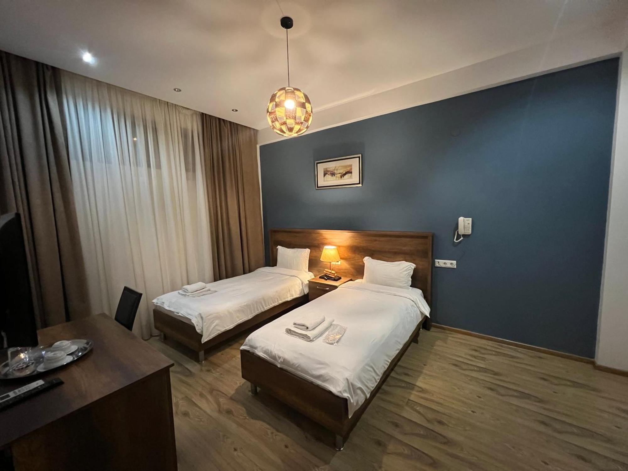 Hotel King Tom Tbilisi Ngoại thất bức ảnh