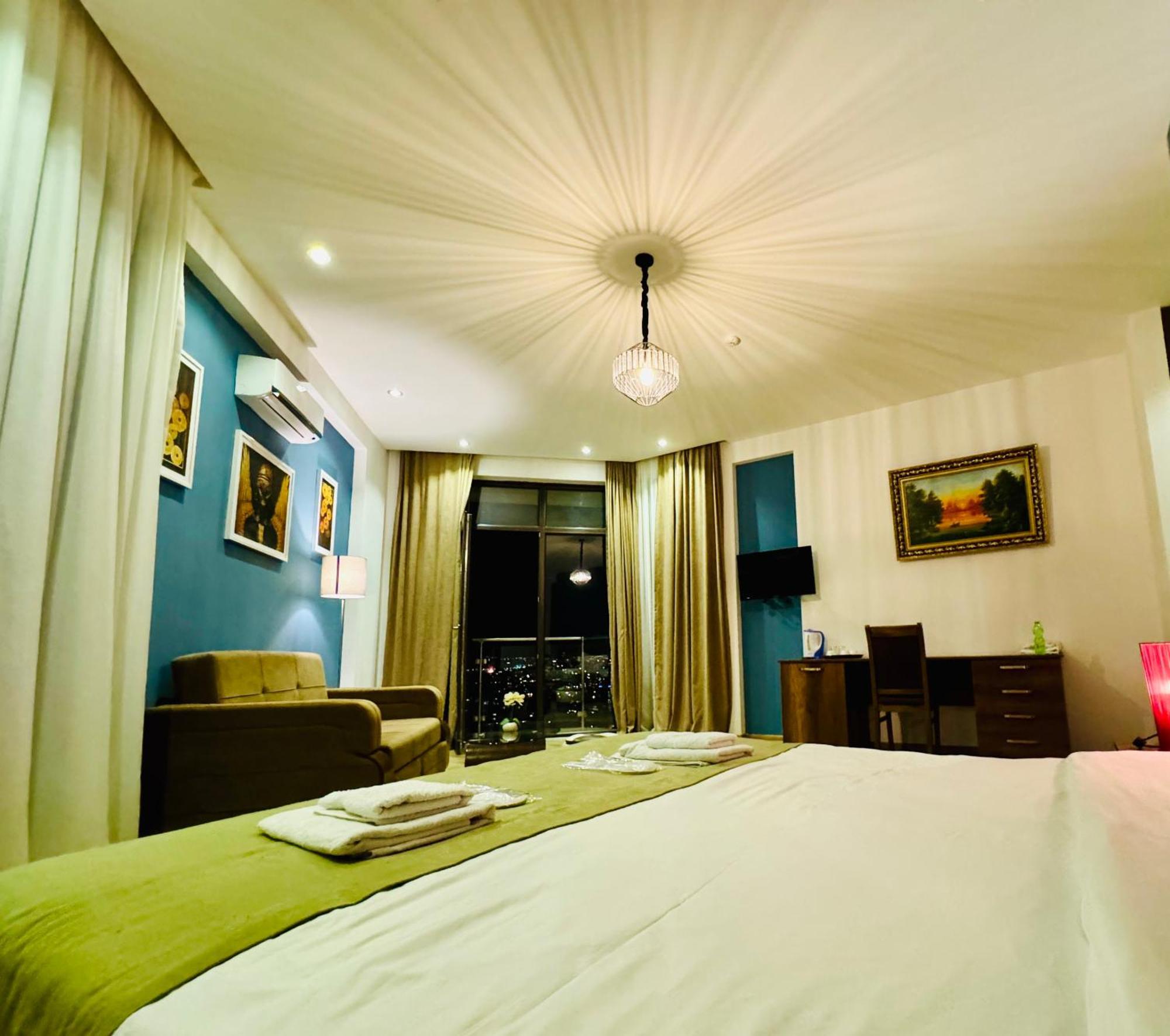 Hotel King Tom Tbilisi Ngoại thất bức ảnh