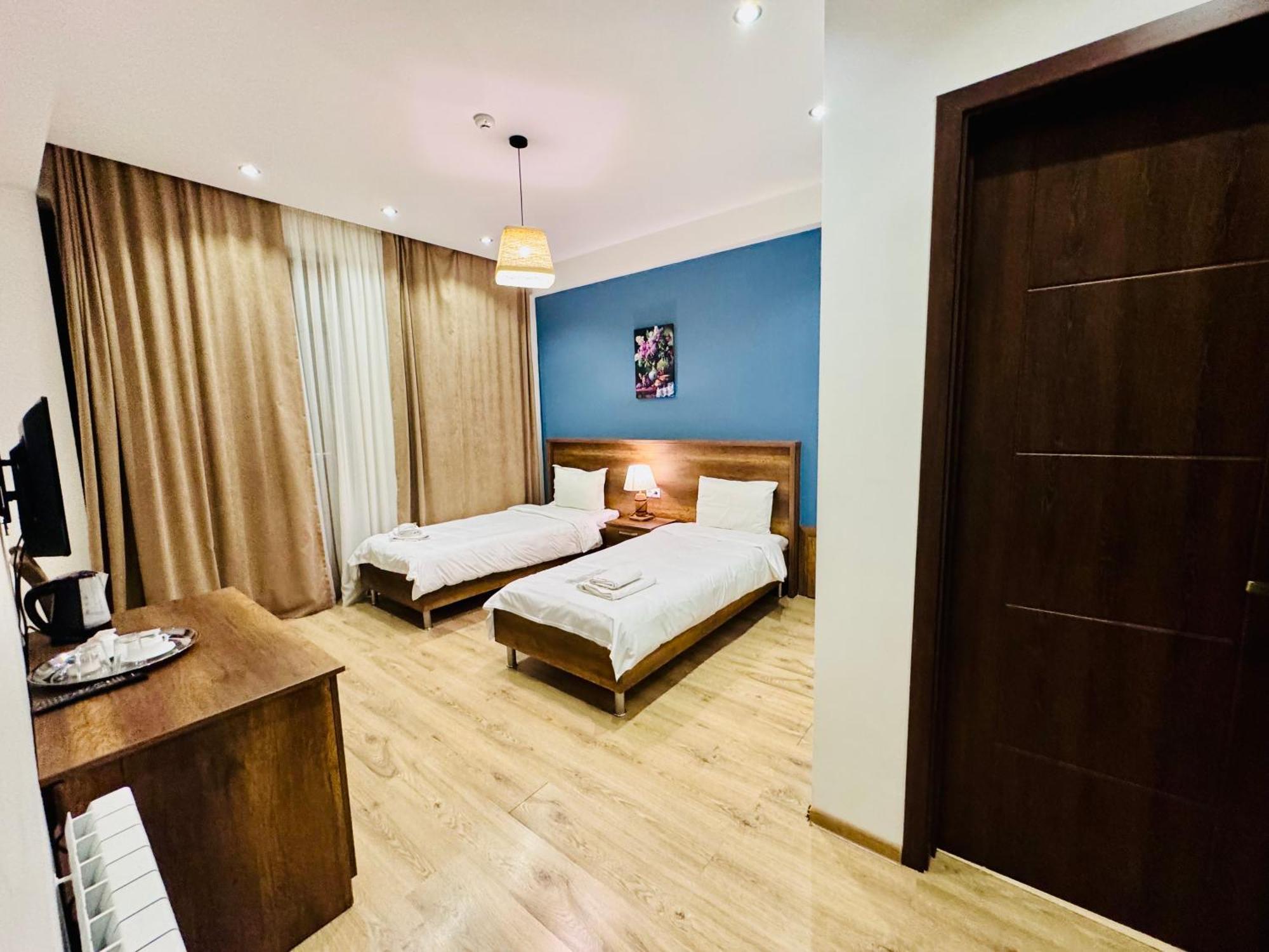 Hotel King Tom Tbilisi Ngoại thất bức ảnh