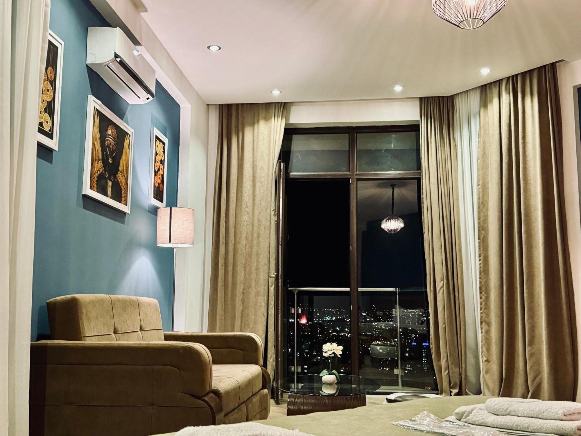 Hotel King Tom Tbilisi Ngoại thất bức ảnh