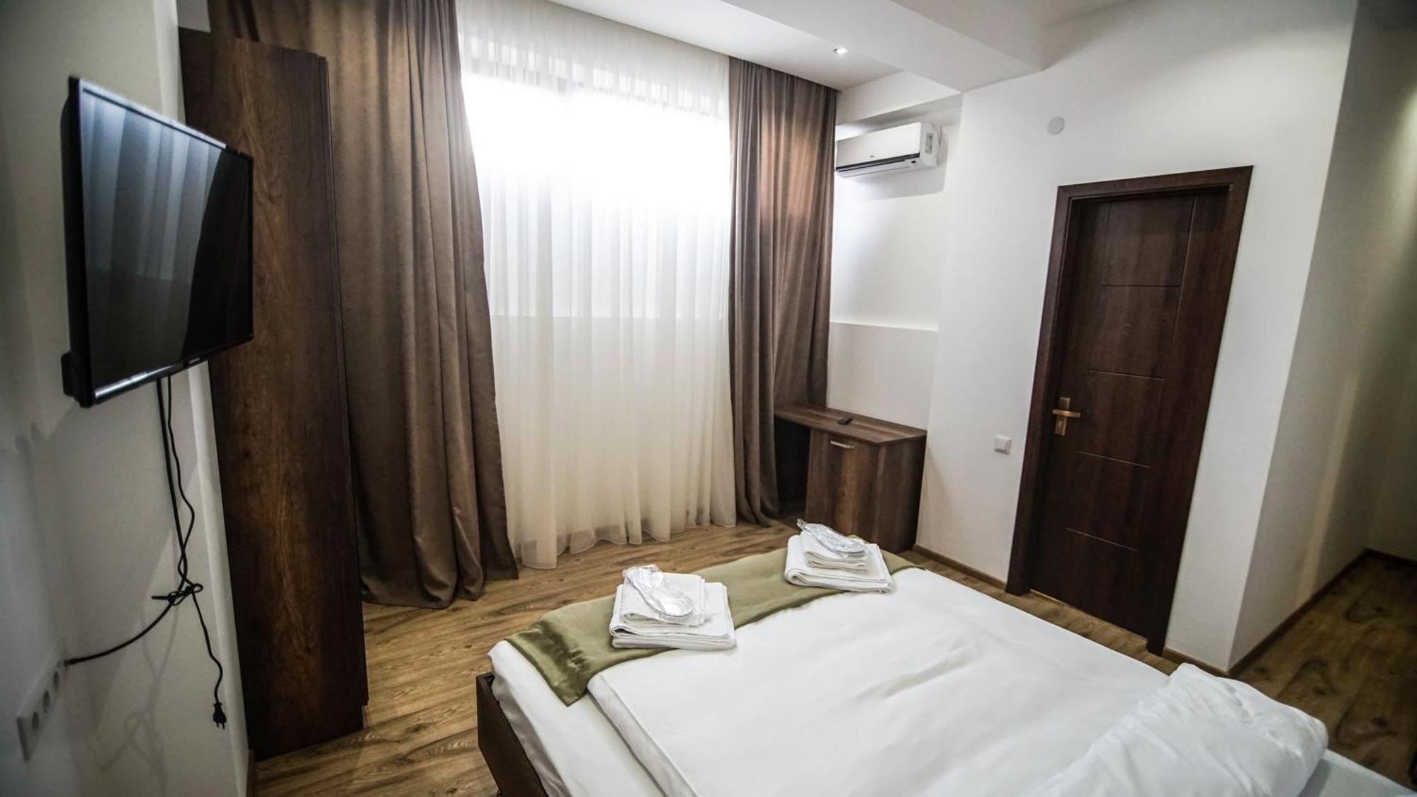 Hotel King Tom Tbilisi Ngoại thất bức ảnh
