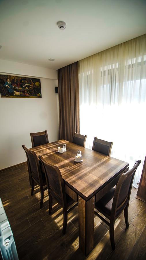 Hotel King Tom Tbilisi Ngoại thất bức ảnh