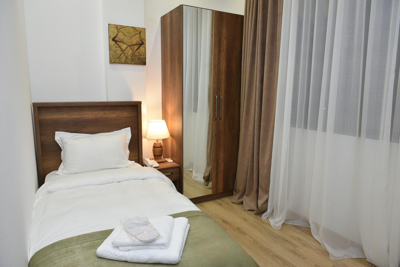 Hotel King Tom Tbilisi Ngoại thất bức ảnh