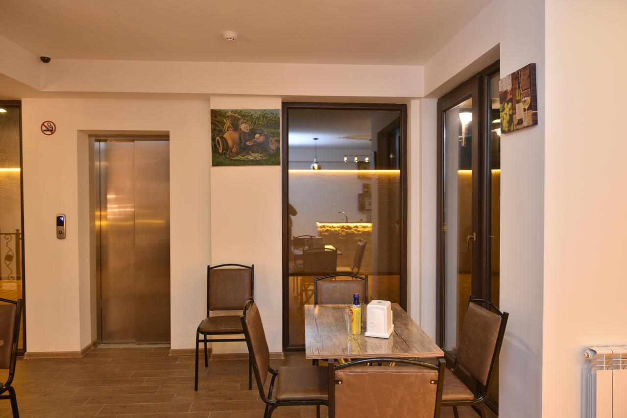 Hotel King Tom Tbilisi Ngoại thất bức ảnh