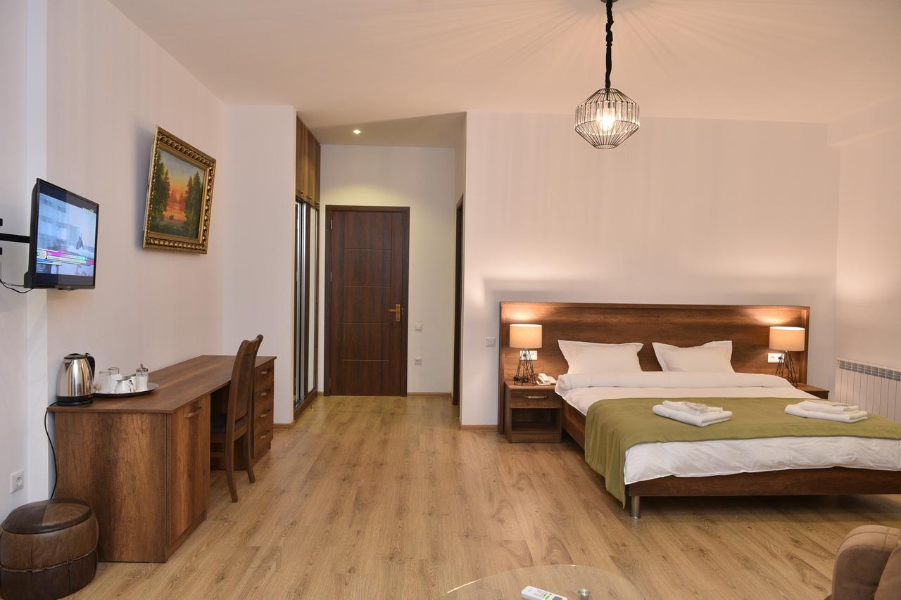 Hotel King Tom Tbilisi Ngoại thất bức ảnh