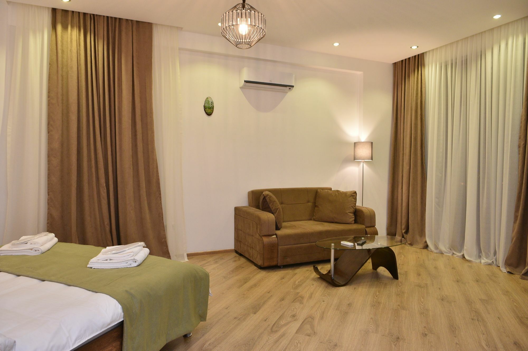 Hotel King Tom Tbilisi Ngoại thất bức ảnh